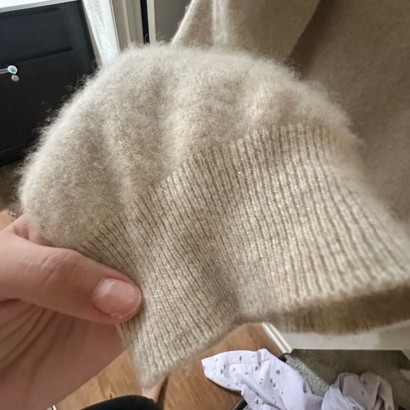 Sweater - Picture 4 of 6